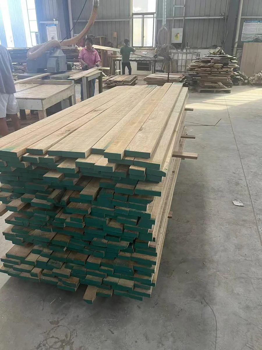 Selected white-oak boards for European and North American furniture programs